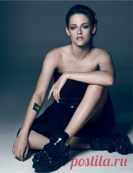 Кристен Стюарт (Kristen Stewart) и Жюльет Бинош (Juliette Binoche) в фотосессии Дрю Крилли (Driu Crilly) и Тьяго Мартела (Tiago Martel) для журнала Interview (осень 2014)