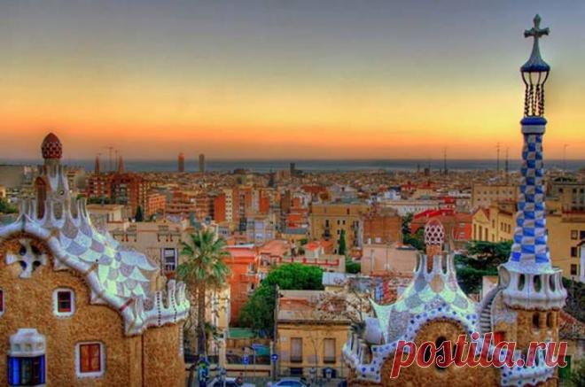 В Барселоне не строят небоскребы. Бульвары и проспекты застроены 5-7-ми этажными домами, среди которых нет ...