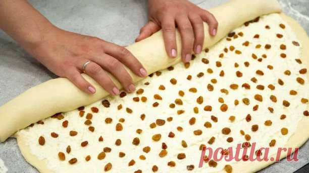 Вместо яиц - мёд! Самые воздушные и невесомые булочки!

Тесто для булочек я готовлю без добавления яиц, за счёт чего оно долго не черствеет. Булочки с лёгкостью могут лежать и неделю, но поверьте мне, они съедаются в первый же день. А за счёт добавления растительного масла, тесто получается воздушное, лёгкое и совсем не сухое.
 ИНГРЕДИЕНТЫ:
 Тесто:
молоко - 300 мл
сахар - 2 ст.л.
дрожжи сухие - 10 г
соль - щепотка
мёд - 3 ст.л.
растительное масло - 50 мл
мука - 450-470 г
 ...