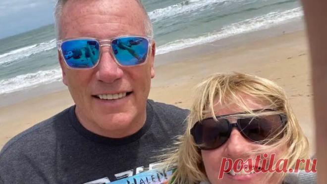 Вдове случайно прислали вместе с вещами мужа его ступни. В Шотландии вдове случайно прислали вместе с вещами мужа его ступни, пишет The Scottish Sun. Как рассказала Аннет Федершпиль, ее муж, Марк, страдавший от лейкемии и депрессии, пропал без вести в июне, упав за борт парома в Аргайле. Его ...