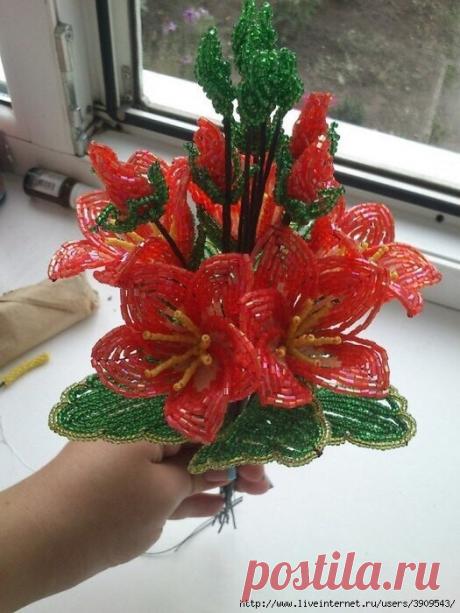 Прекрасные цветы из бисера — Сделай сам, идеи для творчества - DIY Ideas