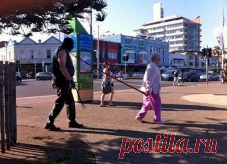 19 пар, доказывающих, что противоположности притягиваются (19 фото) | Чёрт побери Любовь не знает условностей. Ей не важны ни внешность, ни возраст, ни социальный статус. Порой чувства соединяют сердца людей, которые внешне не очень-то подходят друг другу. Если вы уже отчаялись найти свою вторую половинку, то просто взгляните на эти удивительные пары! 1. Когда вы любите