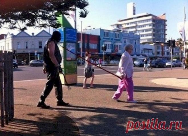 19 пар, доказывающих, что противоположности притягиваются (19 фото) | Чёрт побери Любовь не знает условностей. Ей не важны ни внешность, ни возраст, ни социальный статус. Порой чувства соединяют сердца людей, которые внешне не очень-то подходят друг другу. Если вы уже отчаялись найти свою вторую половинку, то просто взгляните на эти удивительные пары! 1. Когда вы любите