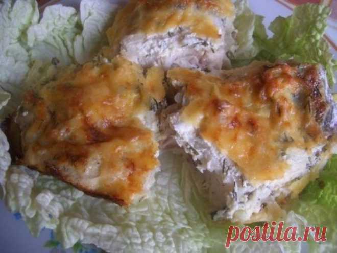 Необыкновенно вкусная рыба, запеченная в сметанном соусе под сырной корочкой!