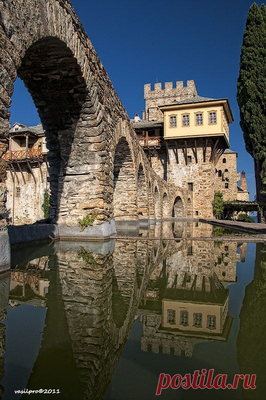 Monastery Stavronikita, Halkidiki, Greece  |  Pinterest • Всемирный каталог идей