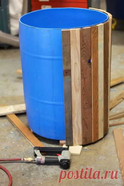 Stylish and Low Cost 55 Gallon Drum Planters : Affix wood to barrel - method 1