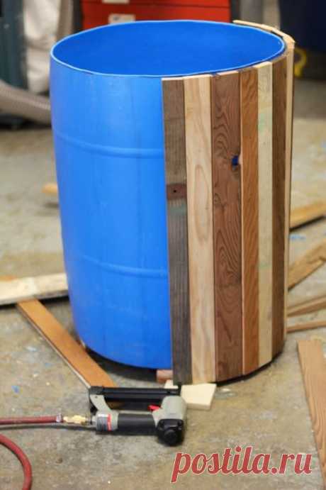 Stylish and Low Cost 55 Gallon Drum Planters : Affix wood to barrel - method 1
