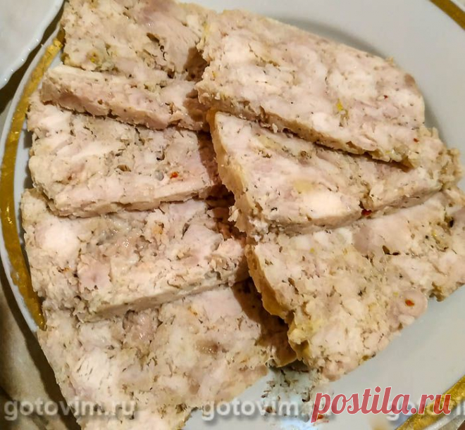 Ветчина из курицы и индейки в пакете.