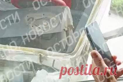 В российском регионе фура протаранила пассажирский поезд и попала на видео