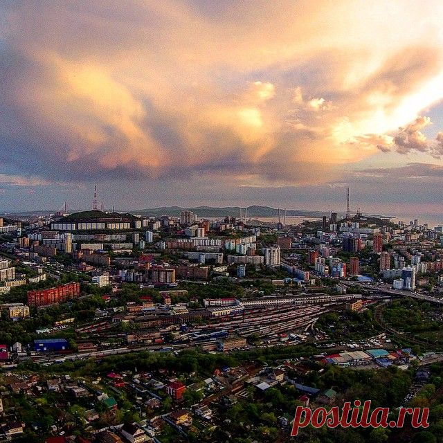 Над Владивостоком ________________________________________ #Владивосток #Vladivostok #VDK #Vladivostok_beautiful #НадВладивостоком #Primorye #Приморье #ПриморскийКрай #Хабаровск #AerialPhotography #DJIsharethejoy #DJI #Phantom #QuadCopter #Квадрокоптер #ВидСверху #городуморя #мосты #beautiful #sunset #закат #облака #clouds #Россия #Russia #городаРоссии #БАМ #Некрасовская #ЗолотойРог #островРусский