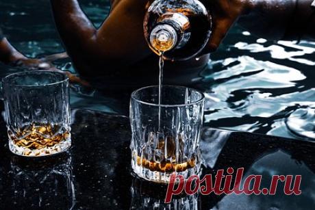 Алкогольную зависимость предложили лечить генной терапией. Американская исследовательская команда из Медицинского центра Университета штата Огайо предложила лечить алкогольную зависимость генной терапией. Подход нацелен на стабилизацию изменений дофаминовых путей в мозге, которые вызваны хроническим злоупотреблением алкогольными напитками.