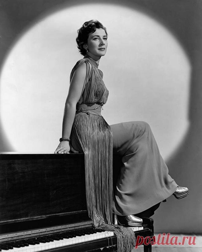 Валентина Кортезе в фильме «Малайя», 1949 год  |  Умерла 96-летняя итальянская кинодива Валентина Кортезе - Кино Mail.ru