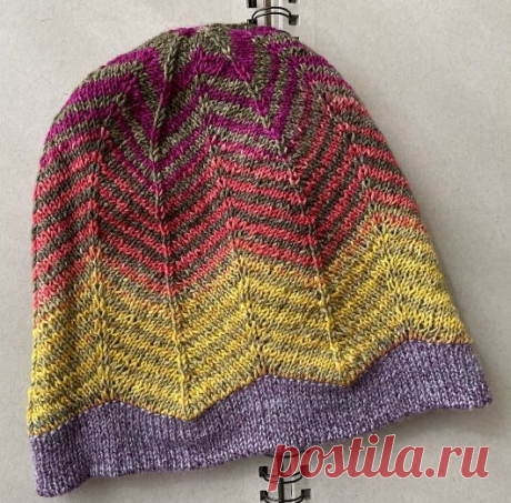 Вязаная шапка Chevron
