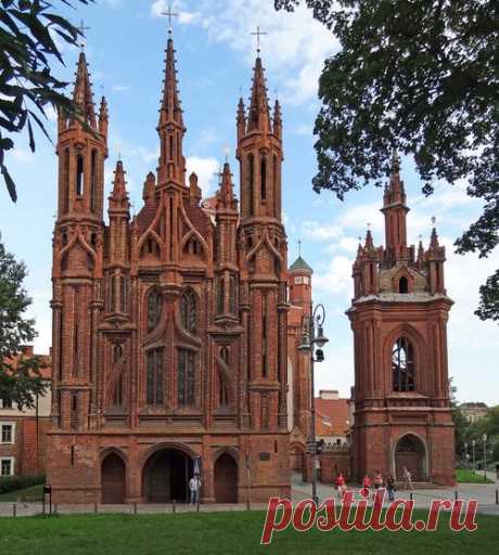 Vilnius, Lithuania  | Найдено на сайте allthingseurope.tumblr.com.