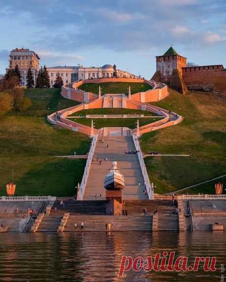 Чкаловская лестница на закате.
Нижний Новгород. 📷 Игорь Горшков