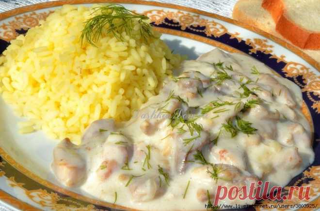 Курица в молочно — чесночном соусе: такие простые продукты, а результат получается просто великолепный