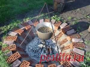 Место под костер из кирпича
