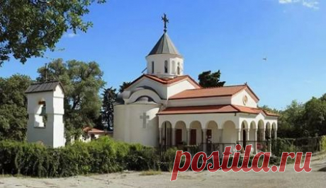 История храма Покрова в Нижней Ореанде, описание старинной церкви, как добраться до храма покрова Пресвятой Богородицы в Ореанде, адрес покровского собора в Крыму.