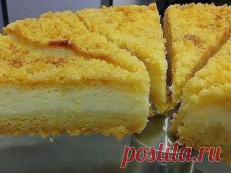 КОРОЛЕВСКАЯ ВАТРУШКА
Простейший из простых. Любой с ним справится.
Ну а по итогу – охи и ахи вам обеспечены, и «пальчики проглотишь» и «да ты богиня кухни».
Главное – пеките с вечера. Пусть он ночь постоит обязательно. И творог схватится, и резаться будет ровненько.
Показать полностью…