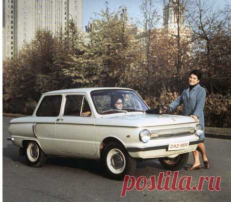 Красивые девушки в рекламе Запорожца, ВАЗа и ГАЗа. Какой автомобиль вы бы выбрали?
Здравствуйте, дорогие друзья. Сегодня мы в Красоте собрались для того, чтобы поговорить о том, без чего мы уже не можем представить себе жизнь вокруг. О рекламе… И реклама эта будет из прошлого. Из СССР. На самом деле, производство автомобилей в СССР не нуждалось в рекламе — чтобы купить машину, гражданам приходилось «выстраиваться в очередь» и […]
Читай пост далее на сайте. Жми ⏫ссылку выше
