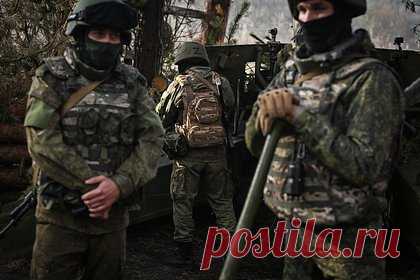В Кремле высказались об информации о якобы перегруппировке войск России с Днепра. Официальный представитель Кремля Дмитрий Песков заявил, что ситуацию в зоне специальной спецоперации (СВО) могут комментировать только военные. Таким образом он высказался об информации о якобы перегруппировке российских войск в районе Днепра. 13 ноября эти сведения распространили ТАСС и РИА Новости.