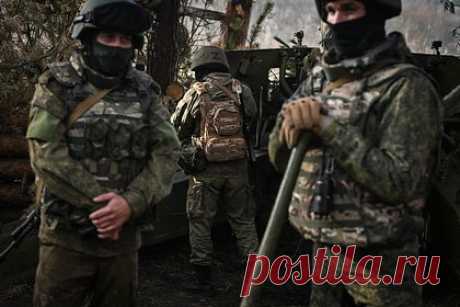 В Кремле высказались об информации о якобы перегруппировке войск России с Днепра. Официальный представитель Кремля Дмитрий Песков заявил, что ситуацию в зоне специальной спецоперации (СВО) могут комментировать только военные. Таким образом он высказался об информации о якобы перегруппировке российских войск в районе Днепра. 13 ноября эти сведения распространили ТАСС и РИА Новости.