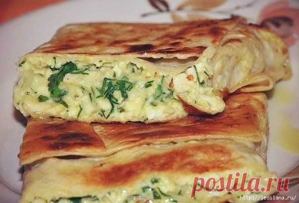 Очень вкусный и простой рецепт. Пирог из лаваша с сыром и зеленью.