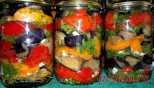 БАКЛАЖАНЫ С ОВОЩАМИ, ЧЕСНОКОМ И ЗЕЛЕНЬЮ. 
Очень вкусно. Советую.

Ингредиенты: 
(Выход: 10 баночек по 0,7 литра.) 
Баклажаны – 3 кг. (разрезать на 6-8 частей). 
Перец болгарский – 3 кг. (очистить от семян, разрезать на 4-6 частей). 
Морковь – 1,5 кг. (нарезать брусочками 1х1х5). 
Чеснок – 2 головки. (мелко посечь или натереть на крупной тёрке). 
Зелень укропа – 1 пучок. (мелко посечь) 
Зелень петрушки – 1 пуч. (мелко посечь) Растительное масло для жарки – 0,5 литра. 
Соль ...