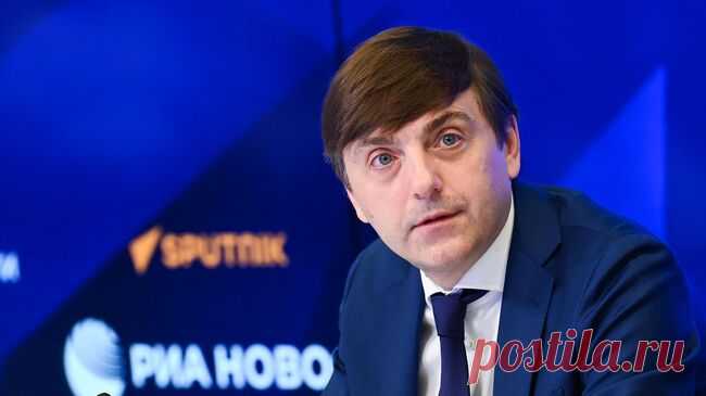Минпросвещения сохранит в школах изучение родных языков народов России