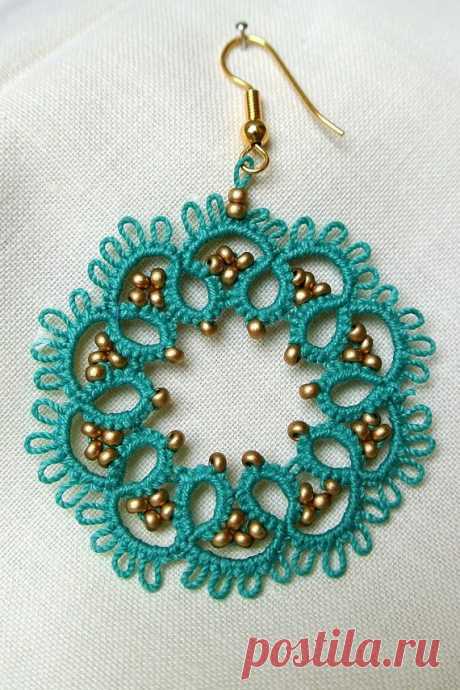 aquamarine tatted earrings beaded lace earrings by Ilfilochiaro