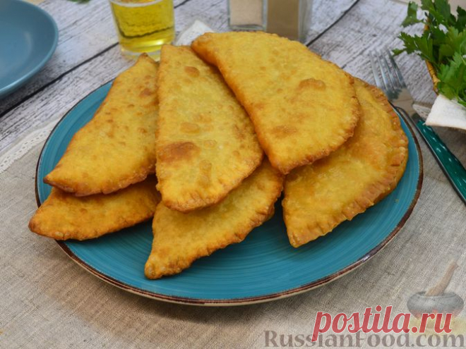 Рецепт: Чебуреки на пиве, с мясным фаршем на RussianFood.com