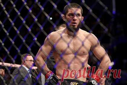 Махачев оценил уровень бразильского бойца перед реваншем в UFC. Российский чемпион UFC Ислам Махачев оценил уровень бразильца Чарльза Оливейры перед реваншем. «Я побеждал его однажды, и хочу победить его еще раз, чтобы доказать, что это не было удачей. Он крутой парень. Он очень хорош в партере, у него хорошие удары. Но я лучше», — заявил Махачев.