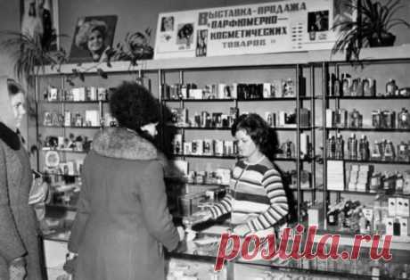 Макияж в СССР: что находилось в косметичке советской девушки . Милая Я