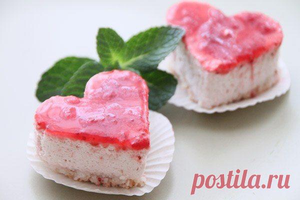 КОКОСОВО-КЛУБНИЧНОЕ ПИРОЖНОЕ