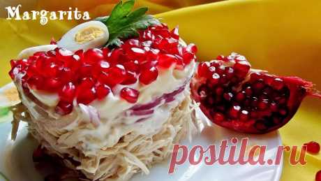 КУРИЦА ГРАНАТОВАЯ !!!  **Слоями, под майонез: 1)отв/кура -волокна, 2)кр/лук -п/кольца, ошпарь, посахари или изюм белый, 3)перепел/яйца -кружки. *Декор: зелень, зёрна граната.