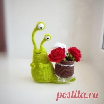 Улитка Ритка, связанная детскими руками