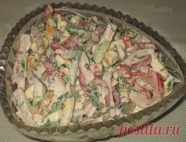 Салат "София" с копченым сыром.