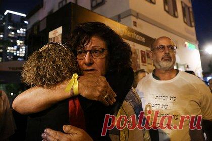 Число удерживаемых в Газе заложников достигло 242. Число заложников, удерживаемых в секторе Газа, достигло 242, сообщил официальный представитель Армии обороны Израиля Даниэль Хагари. «Мы проинформировали семьи 242 похищенных», — сказал он на утреннем брифинге. Ранее МИД России сообщил, что в секторе Газа могут удерживаться пять-шесть россиян.