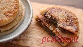 Беляши по-новому: необычная лепка и вкусный результат Хотите удивить домашних быстрыми и очень вкусными беляшами с хрустящей корочкой и сытной, сочной мясной начинкой? Тогда скорее записывайте этот рецепт. Будем готовить беляши по-новому!


Тесто:

400 г…