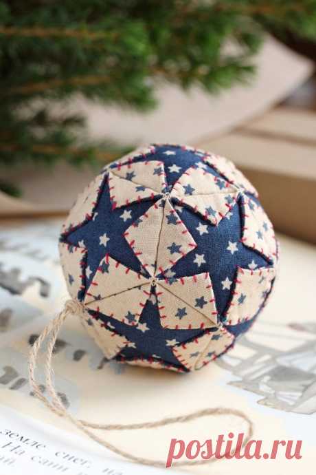 Three Christmas Balls — Tatyana Maksimenko