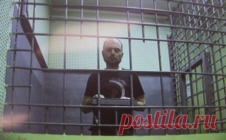 Владимира Кара-Мурзу доставили в омскую колонию. Кара-Мурзу приговорили к 25 годам колонии по делу о госизмене, «фейках» об армии и деятельности «нежелательной организации». Отбывать срок он будет в омской колонии, где его отправили в штрафной изолятор