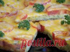 ПИЦЦА КАБАЧКОВАЯ в Духовке !!! **Кабачки 400г на крупную терку, добавим муку 1ст, яйца 3шт, укроп, разрыхлитель - всё перемешать. *На смазанный слив/маслом противень с панир/сухарями выложим кабачковую массу, сверху кружками помидор 2шт, смажем желтком. 
*В духовку на 20мин, при 180. *Пиццу достать, и посыпать сыром 100-200г, и снова запечь 5-7 мин !!!