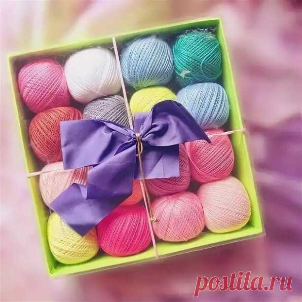 🧶🧵🧷
Букет из пряжи.
 Такой милый и оригинальный подарок станет настоящим сюрпризом на Новый Год, 8 марта или в День рождения вашей знакомой рукодельнице.