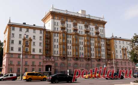 Посольство заявило о шансе на возобновление в России выдачи виз в США. Россия готова искать компромиссы с США, но и Вашингтон должен учитывать точку зрения Москвы, заявил советник-посланник российского посольства. Дипломаты в ближайшее время проведут консультации по «двухсторонним раздражителям»