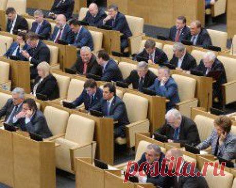 Госдума окончательно приравняла блогеров к СМИ