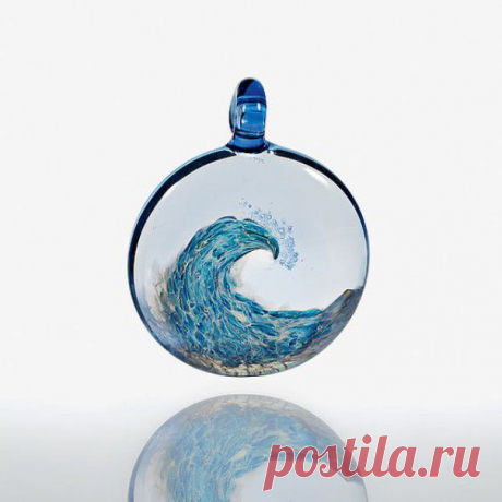 Хрупкая красота стеклянных елочных украшений
