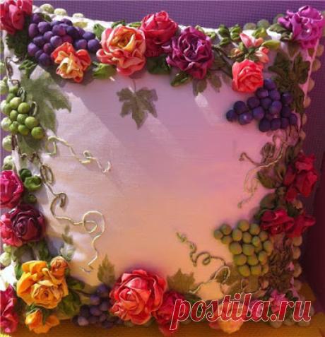 Interesting ideas for decor: ПОДУШКА "РОЗЫ И ВИНОГРАД"