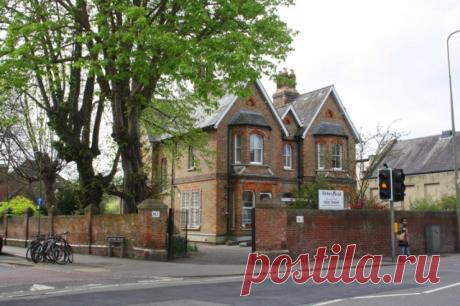 Жители Оксфорда сообщили о мощном взрыве рядом с городом. В результате взрыва без электричества осталась тысяча домов.