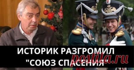 (3) Facebook