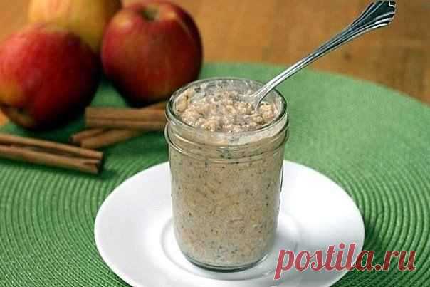 Самая вкусная ленивая овсянка: здоровый быстрый завтрак, который не надо готовить